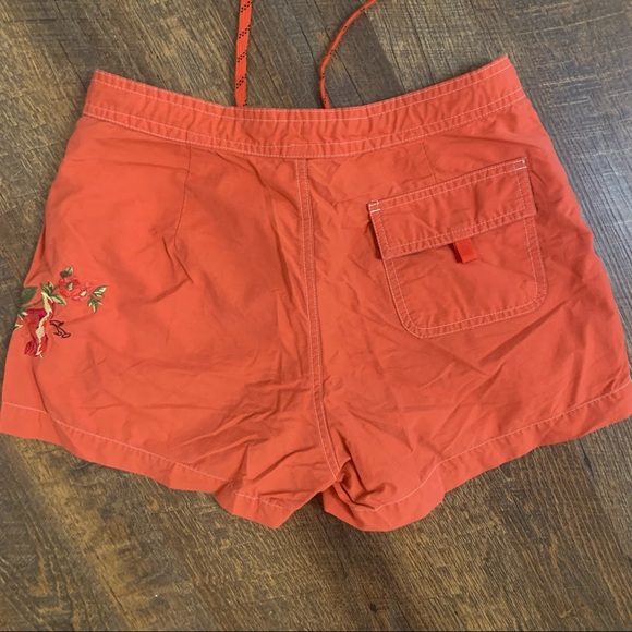 Vintage Y2K GAP embroidered Velcro board shorts - Picture 2 of 14